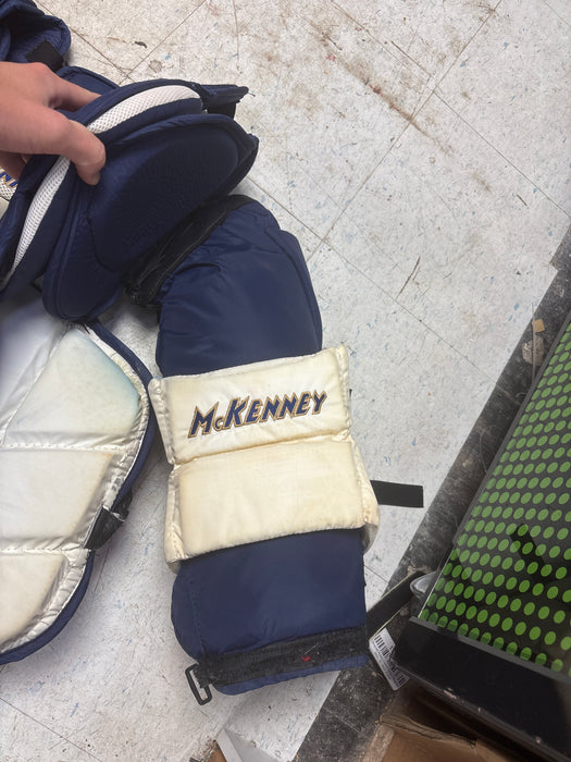 Used McKenny Instinct 890 Goalie Chest Protector Size Senior Medium