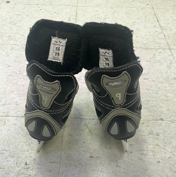 Used Hespeler Rogue Size 9 Youth Player Skates