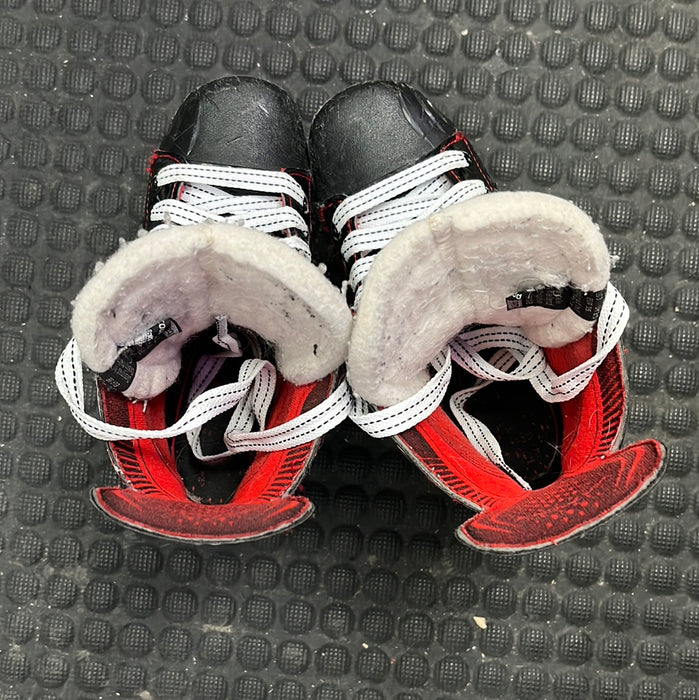 Used Bauer Vapor X2.7 2D Player Skates