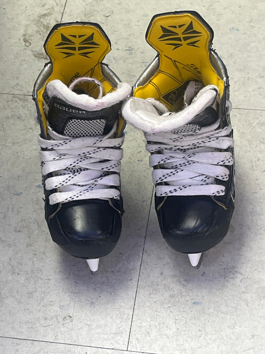 Used Bauer Supreme 1S Size 8 Youth Skates