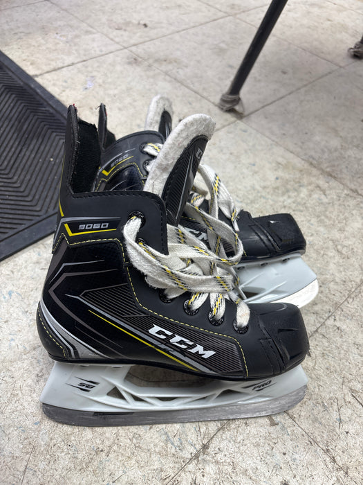 Used CCM Tacks 9060 Size 12.5 Youth Skates