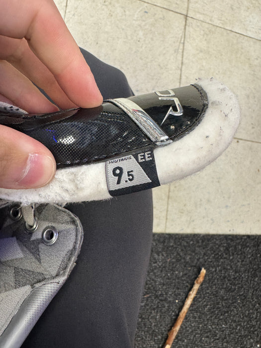 Used Bauer Vapor X3 Skates 9.5 EE