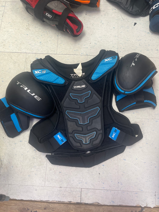 Used True XC9 Senior Extra Large Shoulder Pads