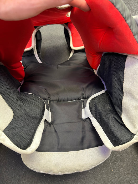 Used Bauer Vapor Hyperlite2 Senior Medium Chest Protector
