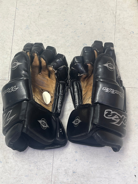 Used Muskoka 13” Gloves