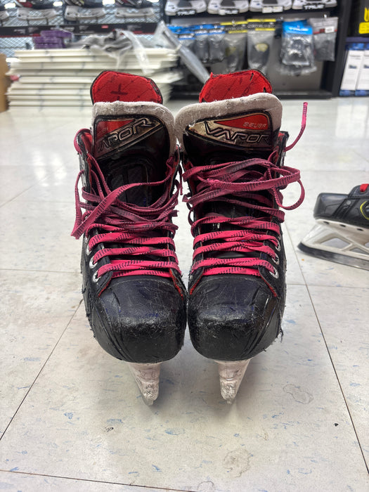 Used Bauer Vapor x3.7 Size 4.0D Skates