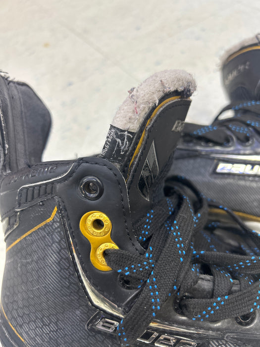 Used Bauer Supreme One.8 Junior Player Skates 2.5D