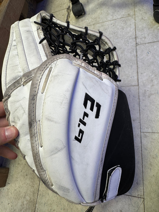 Used CCM EFLEX E4.9 Catcher Blocker Set Senior