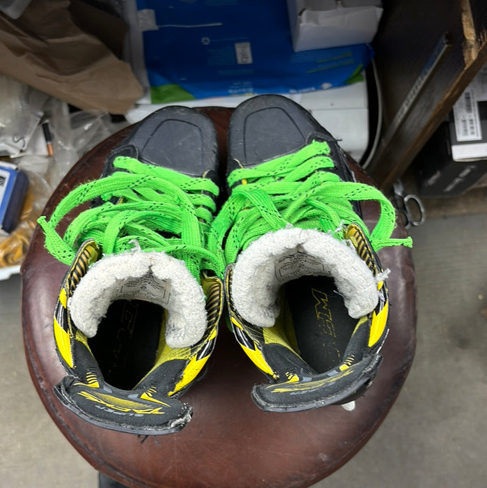 Used CCM Super Tacks Size 6.0 Intermediate Skates