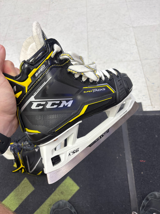 Used CCM Super Tacks 9380 Size 7.0EE Skates
