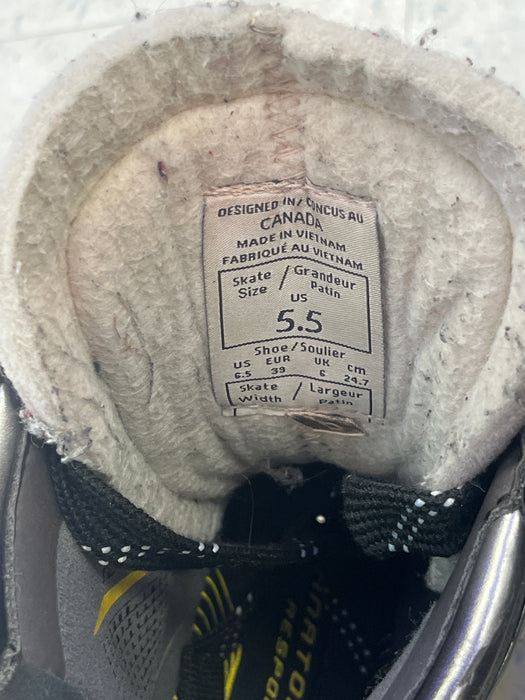 Used CCM Tacks 9090 Size 5.5 Skates