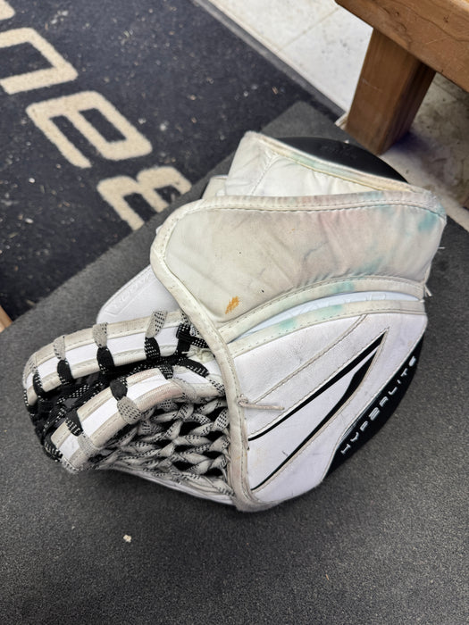 Used Bauer Hyperlite2 Catcher Senior