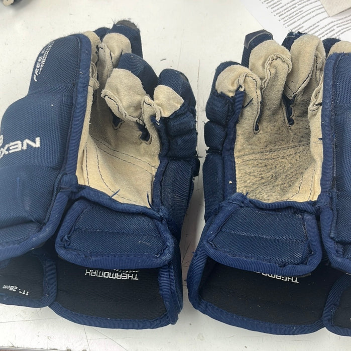 Used Bauer Nexus 800 11” Junior Gloves