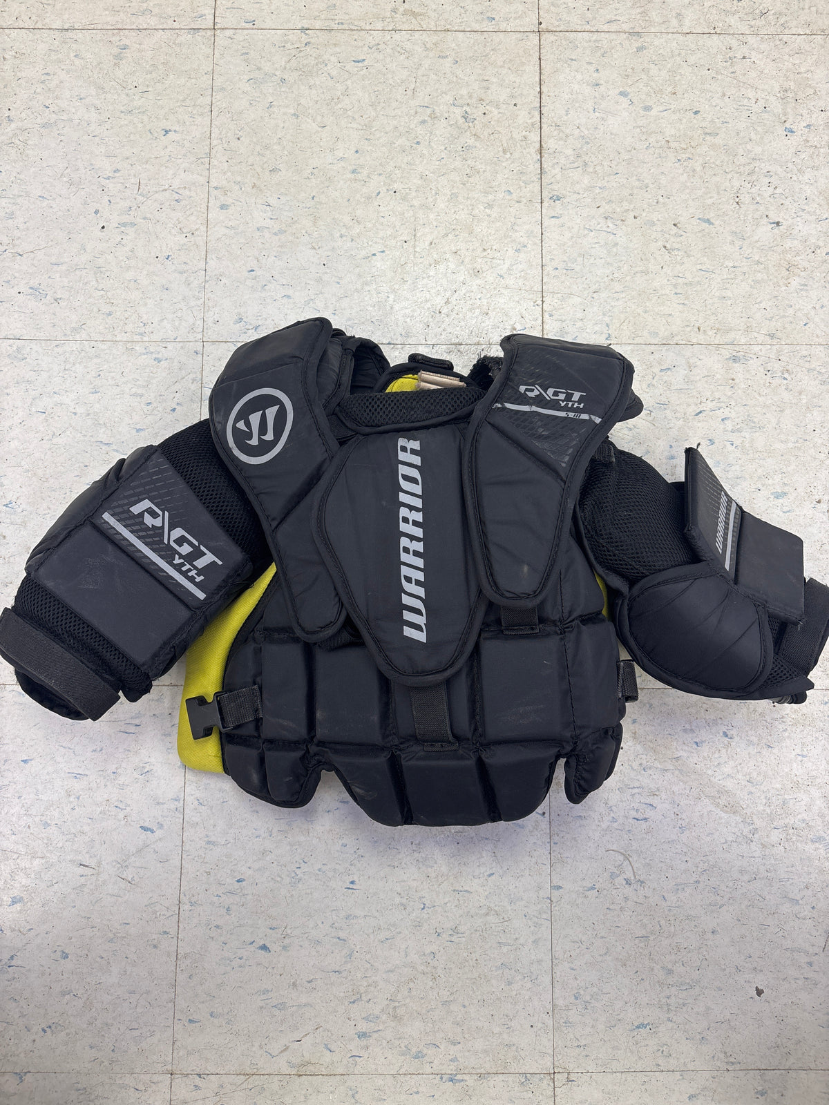 Used Warrior R/GT Chest Protector Youth Small-Medium — Crow's Sports Hockey