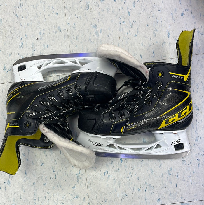 Used CCM SuperTacks 9370 Size 1 Player Skates