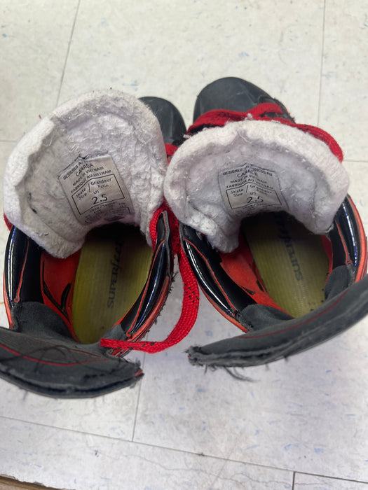 Used CCM JetSpeed FT 480 Size 2.5 Skates