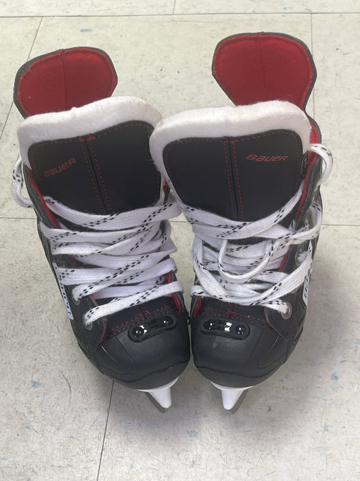 Used Bauer Vapor X250 Size 7 Youth Skates
