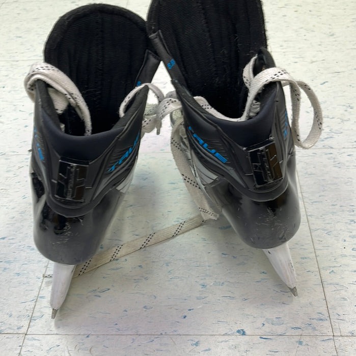 Used True TF7 Size 5.5 Goal Skates