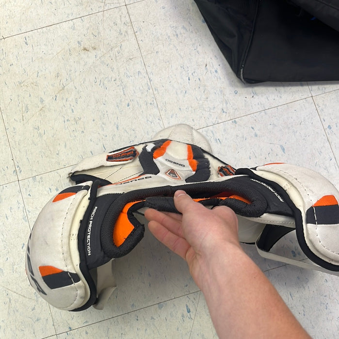 Used Bauer Supreme One60 Junior Large Shoulder Pads