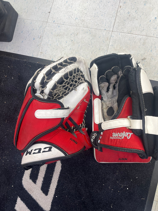 Used CCM Extreme Flex II Senior Goal Set w/ 35" Pads