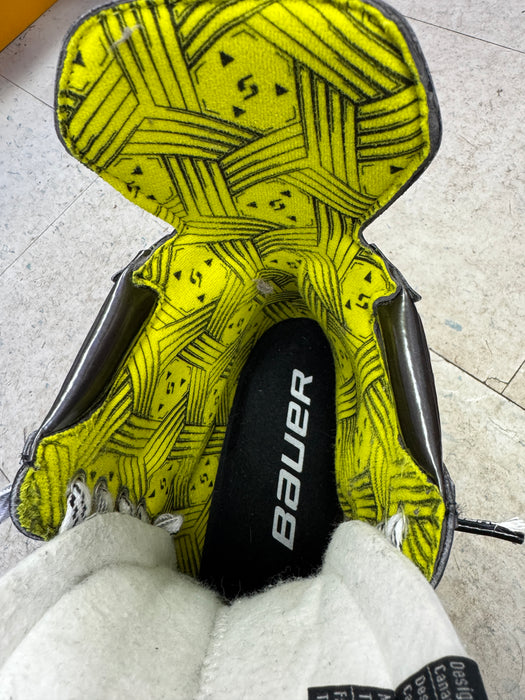 Used Bauer Supreme M30 Skates Size 9.0D