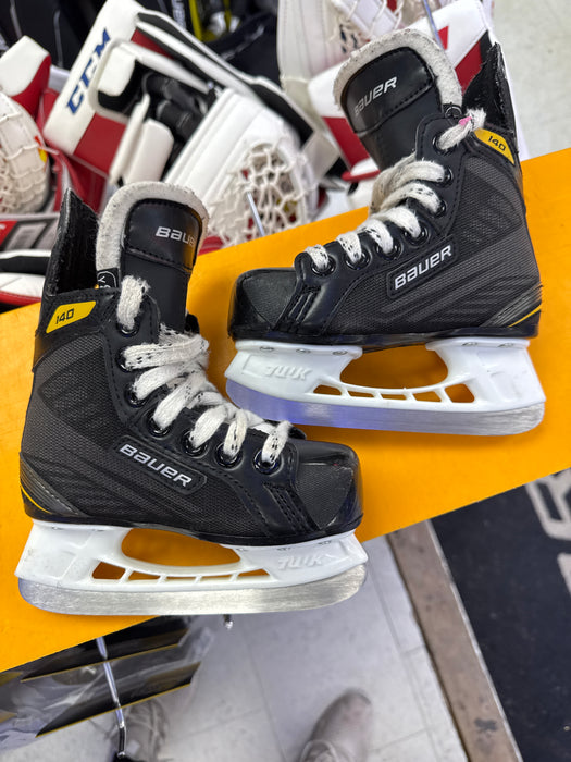 Used Bauer Supreme 140 8Y Player Skates