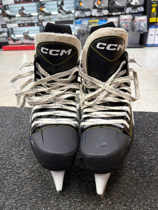 Used CCM AS-550 Size 9.0R Skates