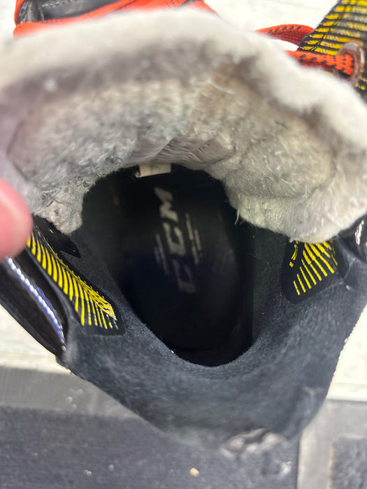 Used CCM SuperTacks 9380 Goalie Skates Size 5.5