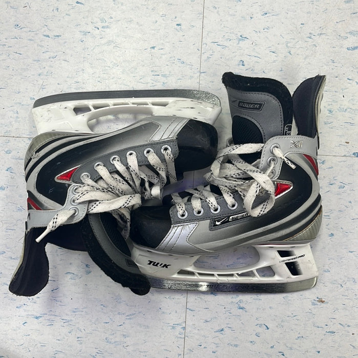 Used Nike Bauer Vapor XII Size 3EE Player Skates