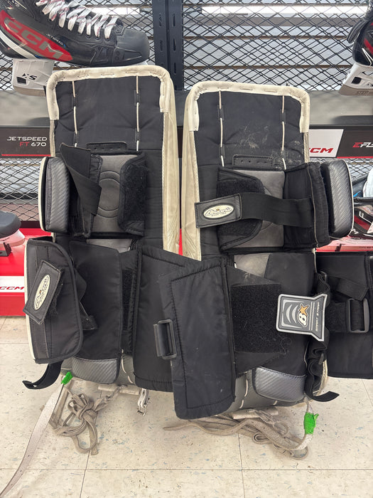 Used Brian’s Subzero 8.0 Series Junior Goal pads 27+1”