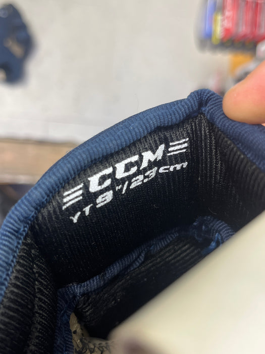 Used CCM LTP 9" Gloves