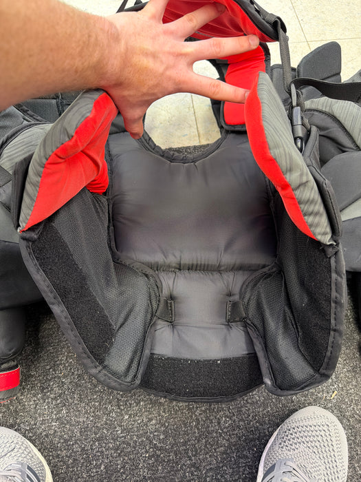 Used Bauer Vapor Hyperlite2 Senior Small Chest Protector