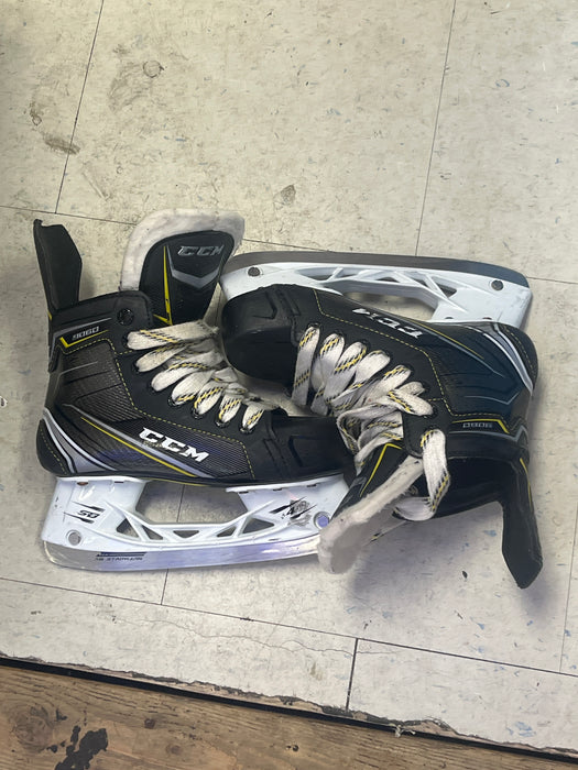 Used CCM Tacks 9060 Size 2.5 Skates