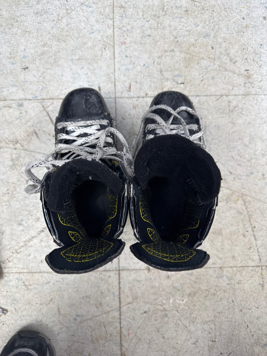 Used Bauer Supreme Matrix Skates Youth 13.5D