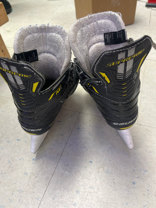 Used Bauer Supreme M1 Size 2.5 Skates