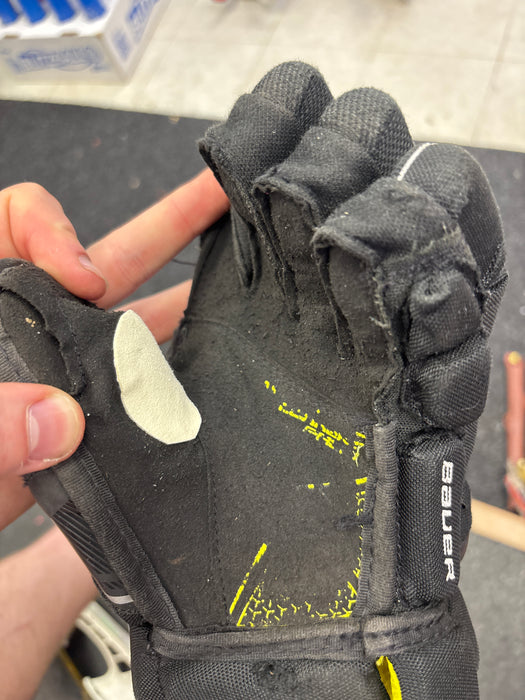 Used Bauer Supreme 3s Junior 11” Gloves