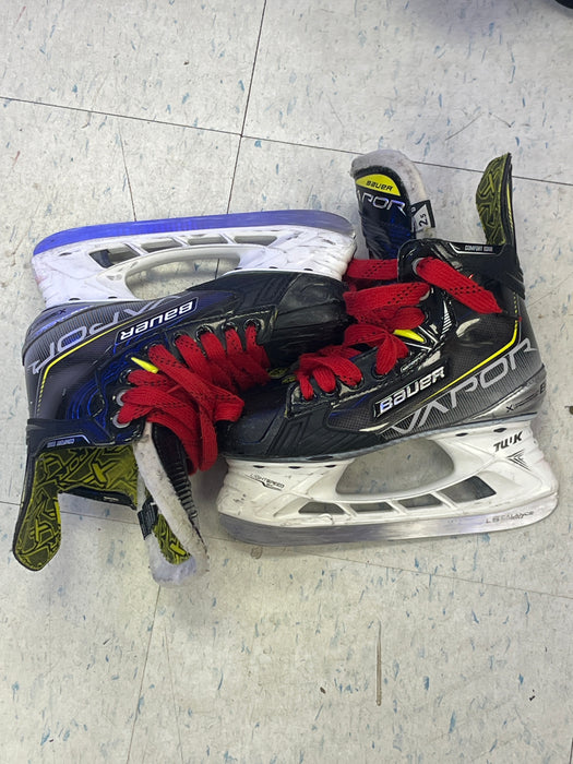 Used Bauer Vapor 3X Size 2.5 Skates