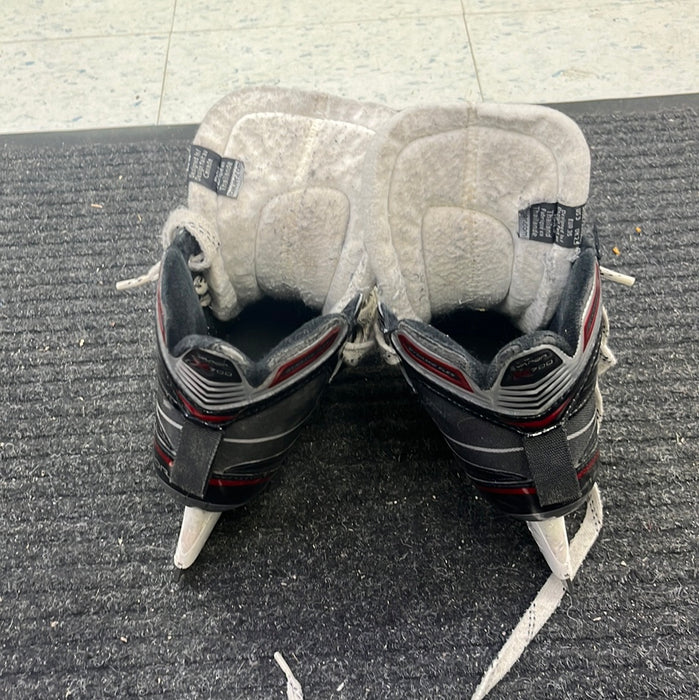 Used Bauer Vapor X700 Size 2 Goal Skates