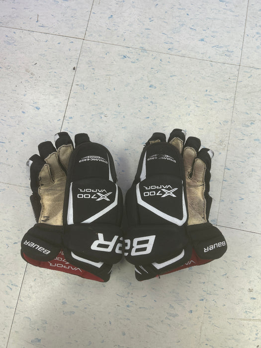 Used Bauer Vapor X700 Player Gloves