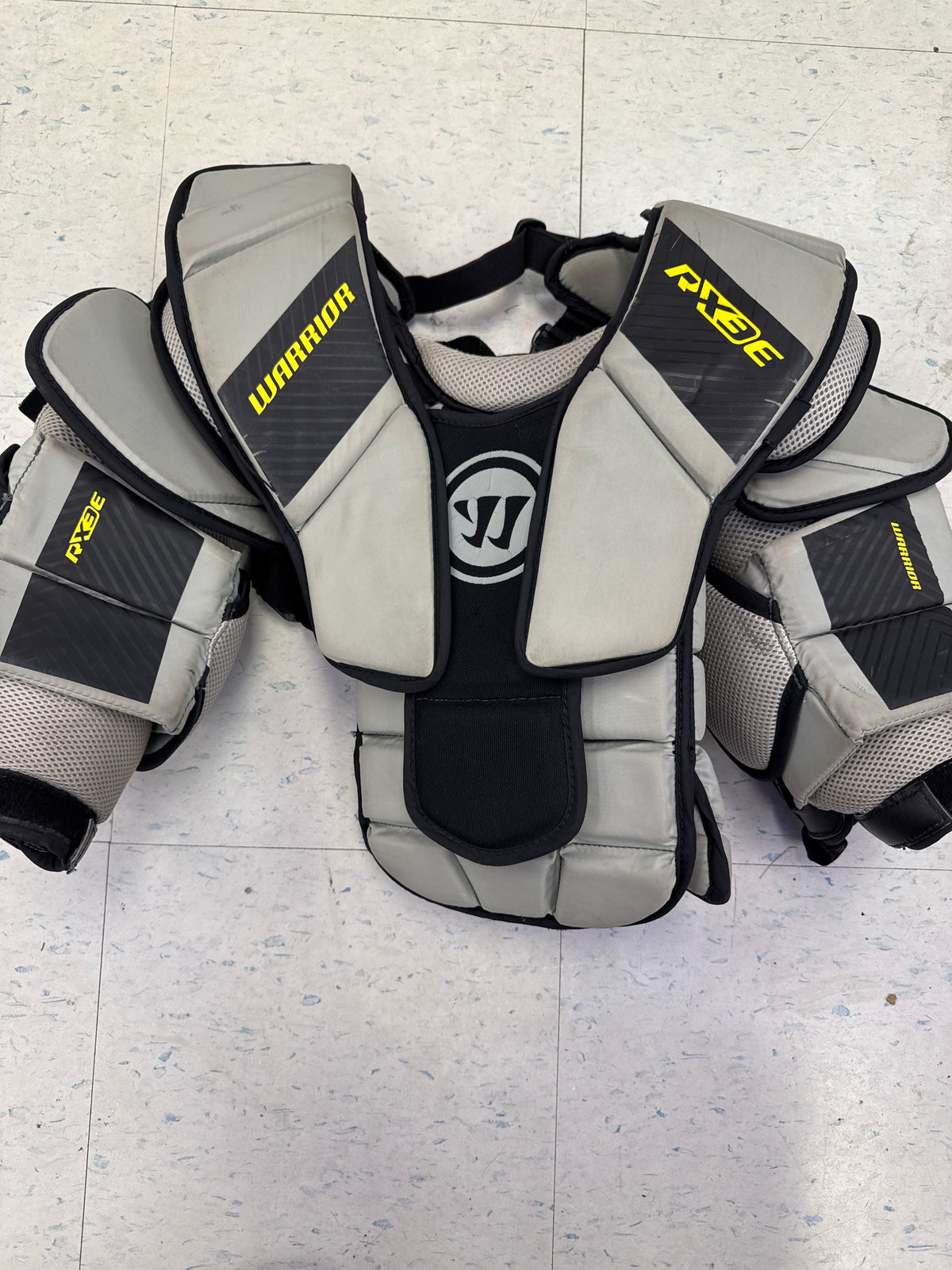 Used Warrior RX3E Junior Small Chest Protector — Crow's Sports Hockey