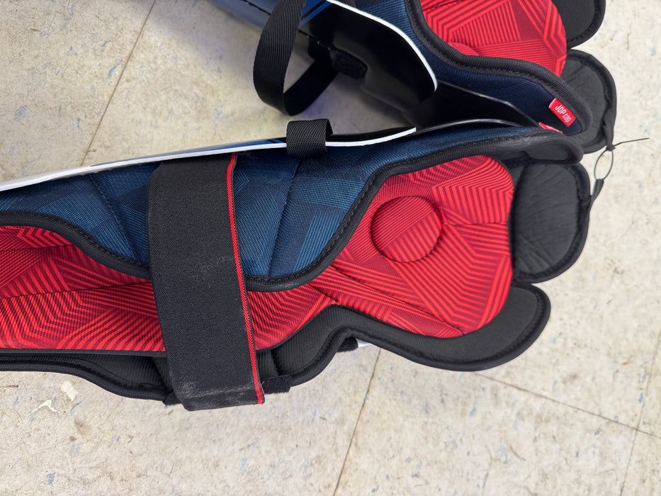 Demo CCM NEXT Shin Guards Senior 16"