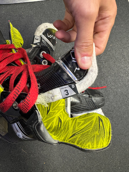 Used Bauer Vapor X4 Skates 3.0D