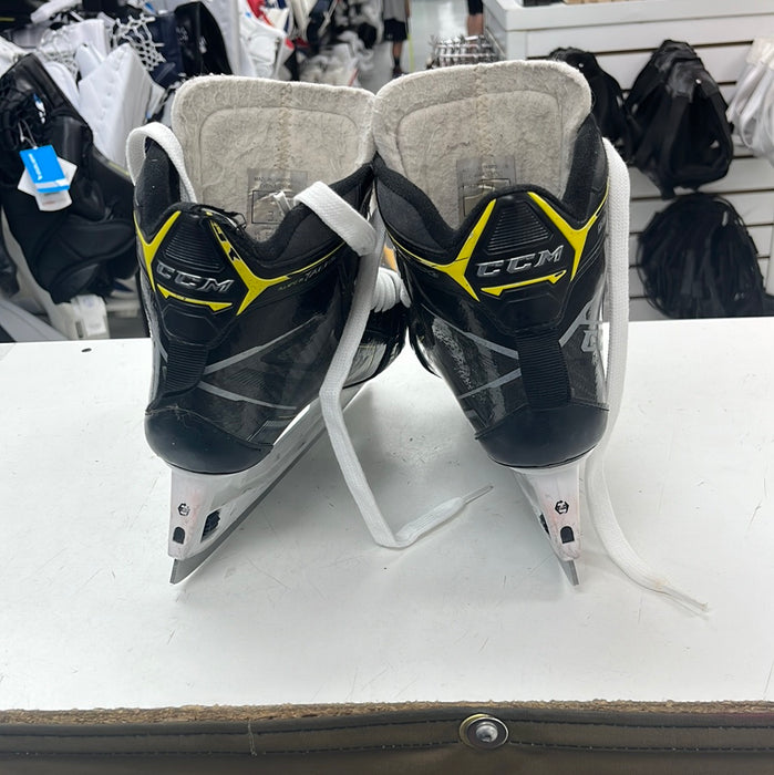 Used CCM Tacks 9370 Goalie Skates size 3.5D