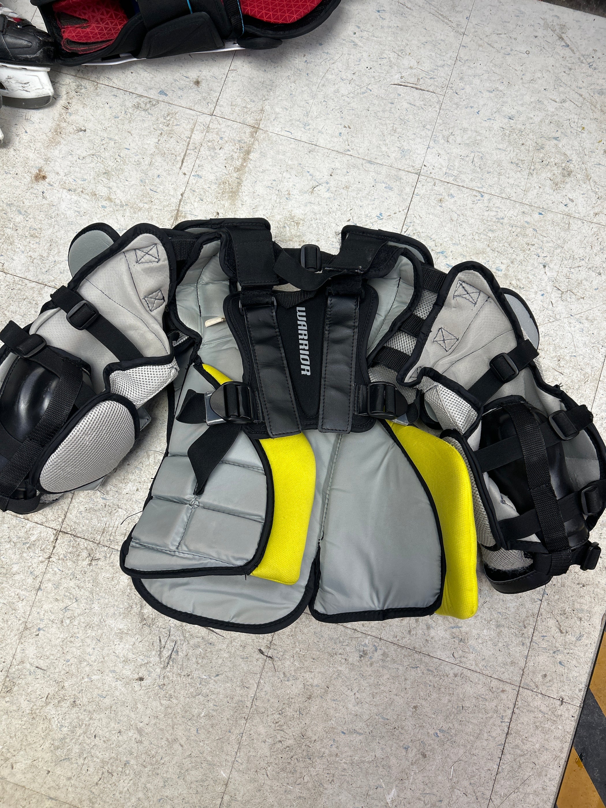 Creows Protector Rws Lp Used Warrior Ritual X3 E Chest Protector — Crow's Sports Hockey