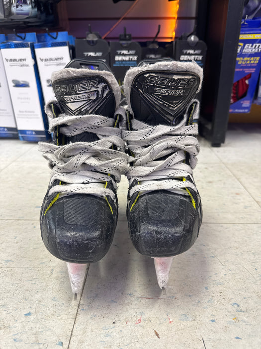 Used Bauer Supreme M50 Pro Skates Size 2.5D