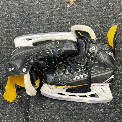 Used Bauer Supreme s160 Size 4.5 Player Skates