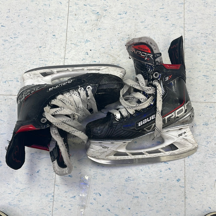 Used Bauer Vapor 3X Size 4 Player Skates