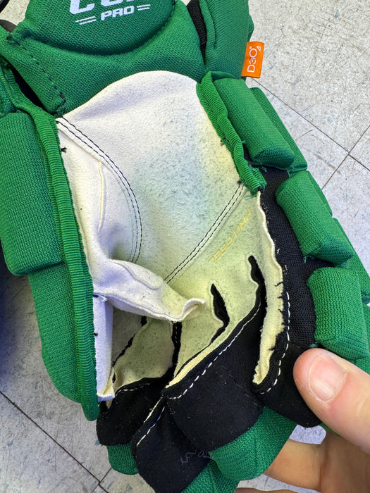 Toronto Maples Leafs Pro Stock CCM 14” Gloves - Chyzowski