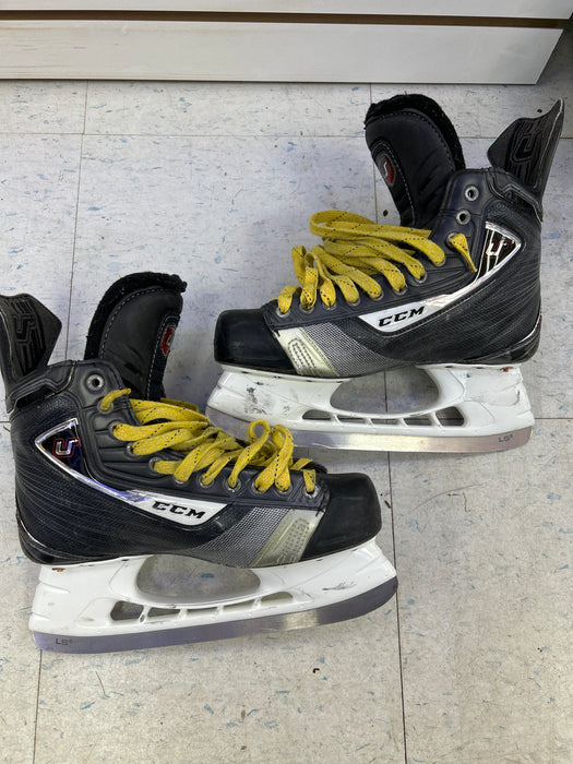 Used CCM U+12 Senior Player Skates