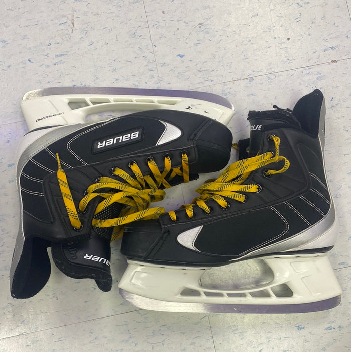 Used Bauer 44 Size 9 R Skates
